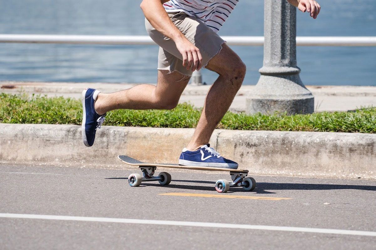 8 Best Longboards for Transportation in 2025